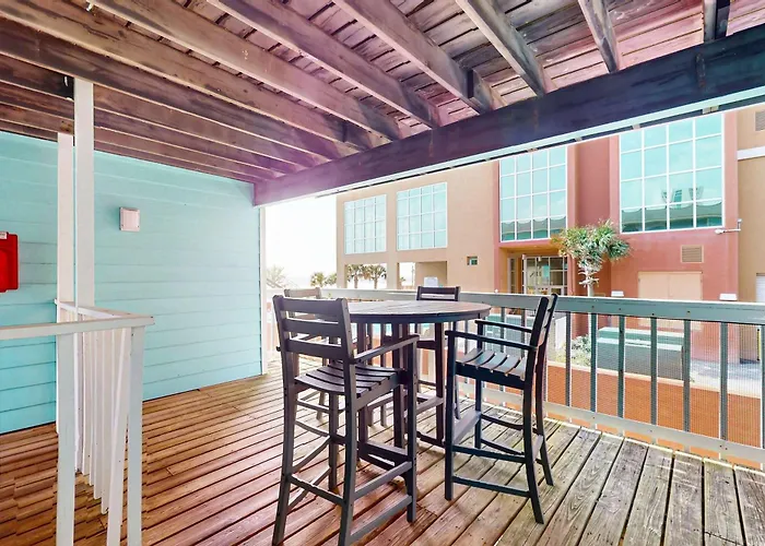 Waterfront With A Furnished Balcony Peek-a-boo Gulf Views & Shared Pools
