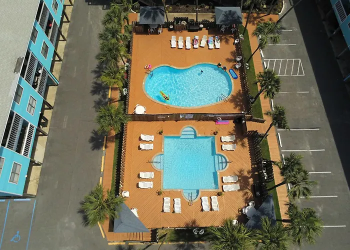 Waterfront With A Furnished Balcony Peek-a-boo Gulf Views & Shared Pools * Gulf Shores