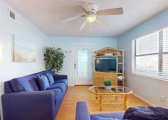 Holiday home Waterfront With A Furnished Balcony Peek-a-boo Gulf Views & Shared Pools