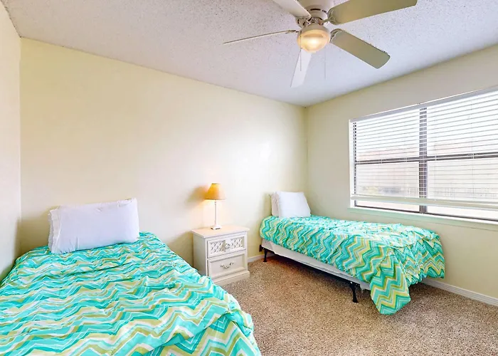 Holiday home Waterfront With A Furnished Balcony Peek-a-boo Gulf Views & Shared Pools