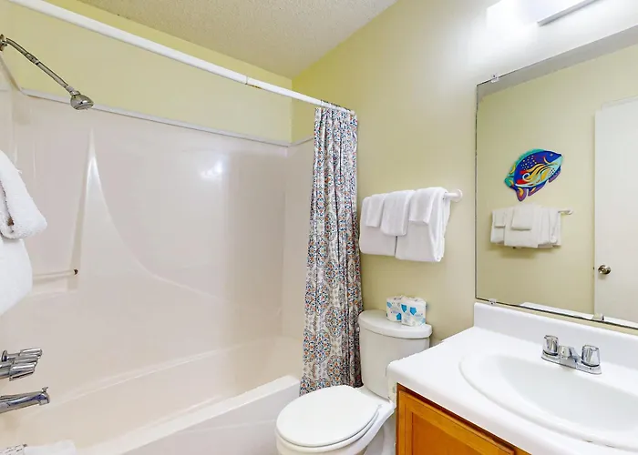 Waterfront With A Furnished Balcony Peek-a-boo Gulf Views & Shared Pools