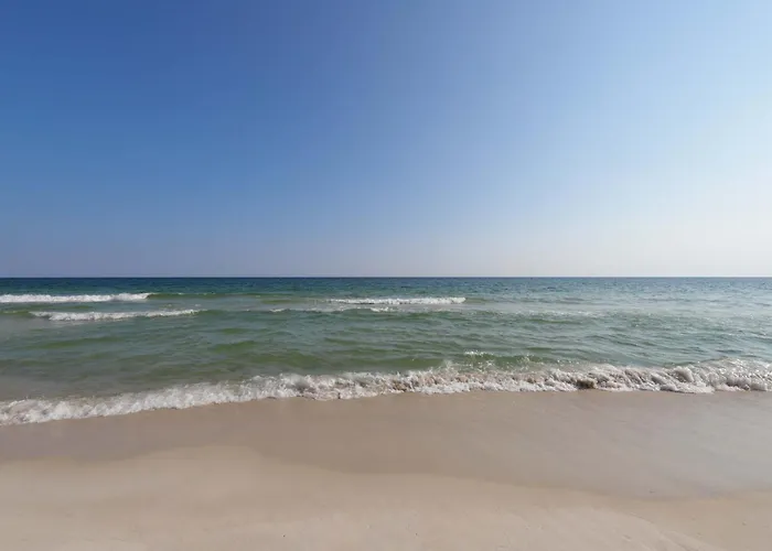 Waterfront With A Furnished Balcony Peek-a-boo Gulf Views & Shared Pools Holiday home *